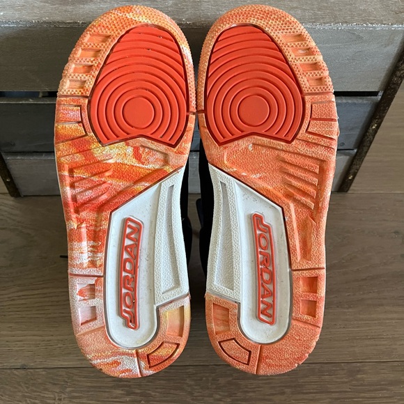 Jordan 3 Retro (GS)  Black, Team Orange  Size 5.5Y With original box - Picture 2 of 4